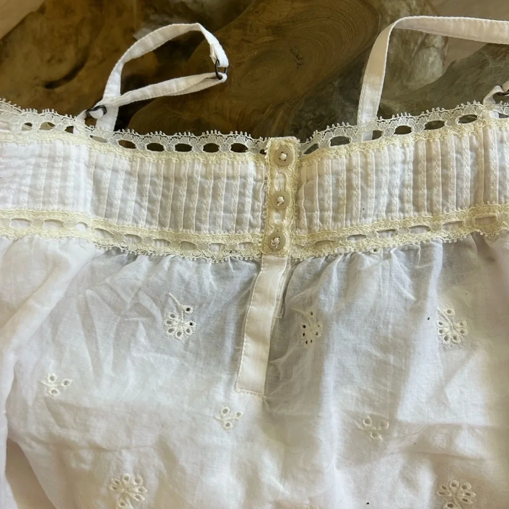 Abercrombie & Fitch white lace trim tank top - Picture 6 of 6